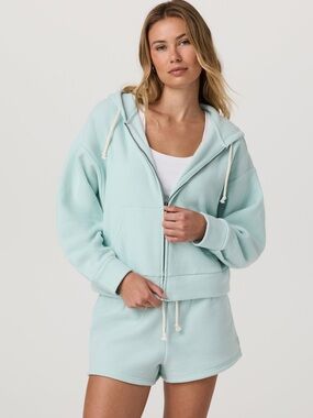 🩵Vuori Beach Fleece Set in Spearmint🩵